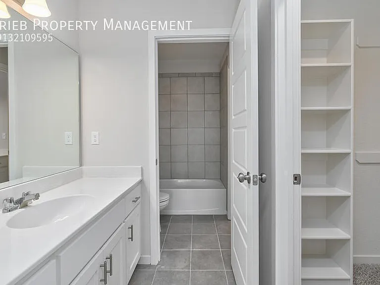 2677 W Dartmouth St — Photo 37