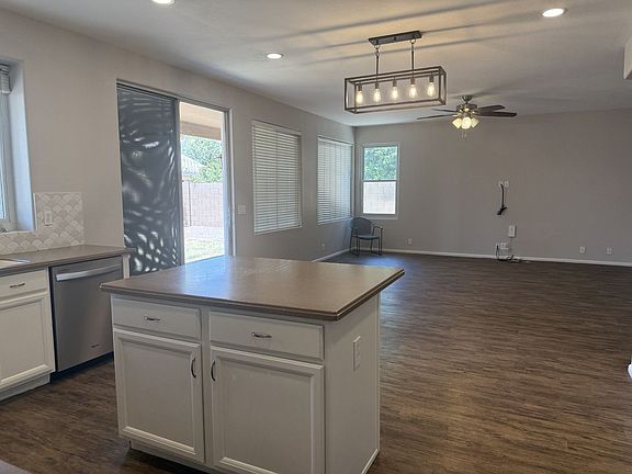 3rd image of 7349 E Lobo Ave