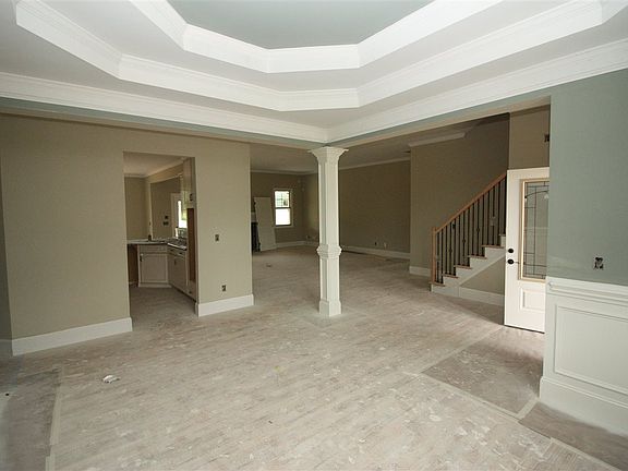 4th image of 43 E Saddle Ct
