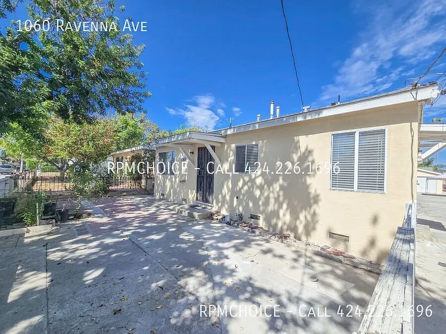 1060 Ravenna Ave