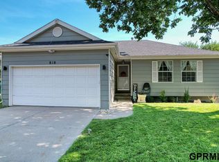 818 Westward Rd, Lincoln, NE 68521
