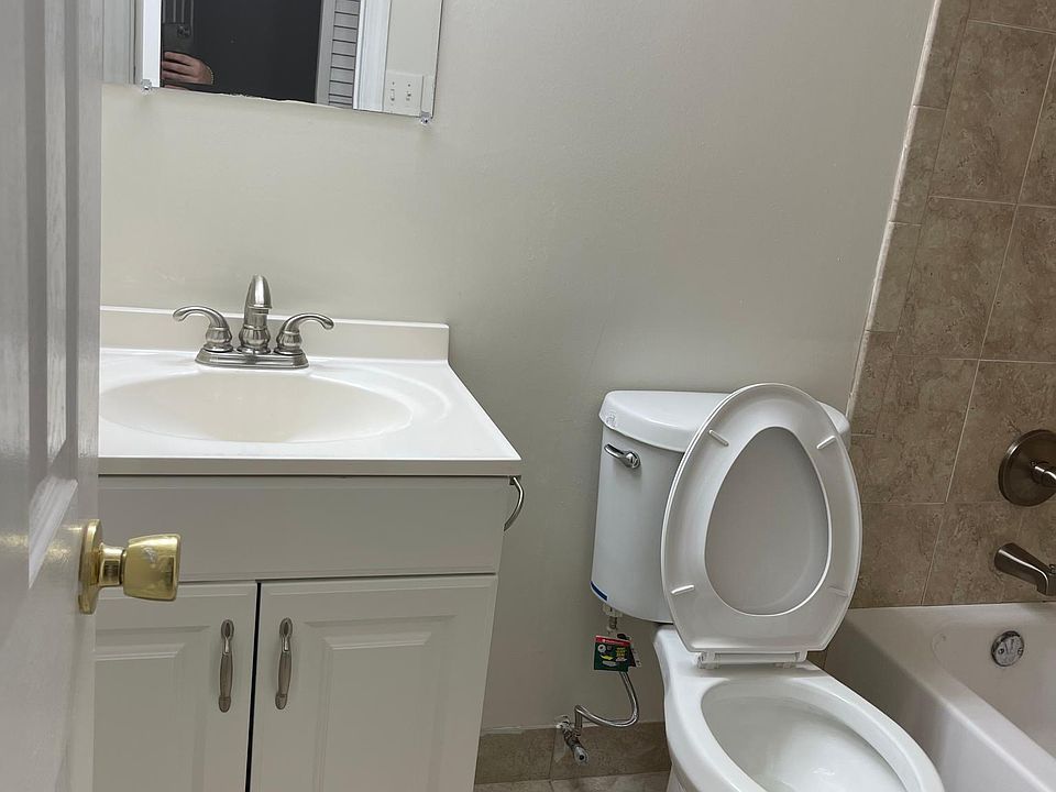 1st image of 1021 Mockingbird Ln APT 106