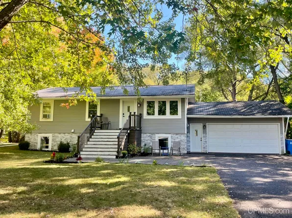 1710 Granite Ave, Marquette, MI 49855
