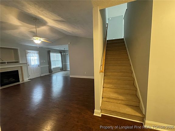 4th image of 2144 Saint Nicholas Dr