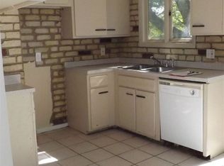 3513 SW Twilight Dr, Topeka, KS 66614