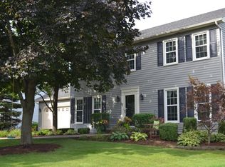 17 Citation Cir, Wheaton, IL 60189