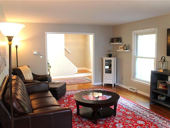5th image of 124 Keswick Dr