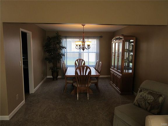 5th image of 8851 Charity Cir