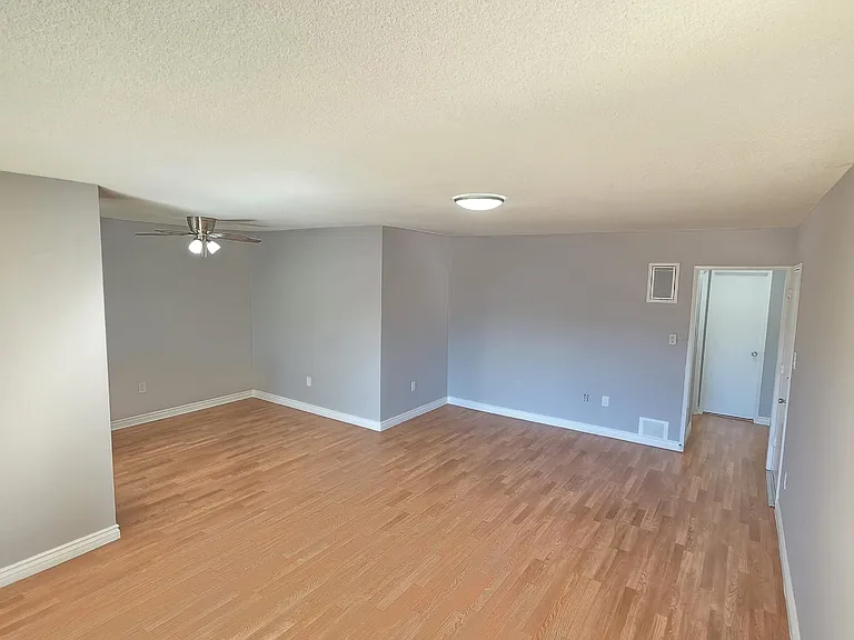 13813 Oxnard — Photo 15