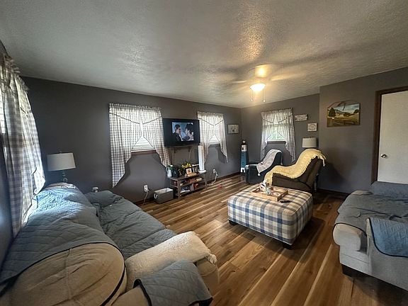 2nd image of 609 Columbia Ave