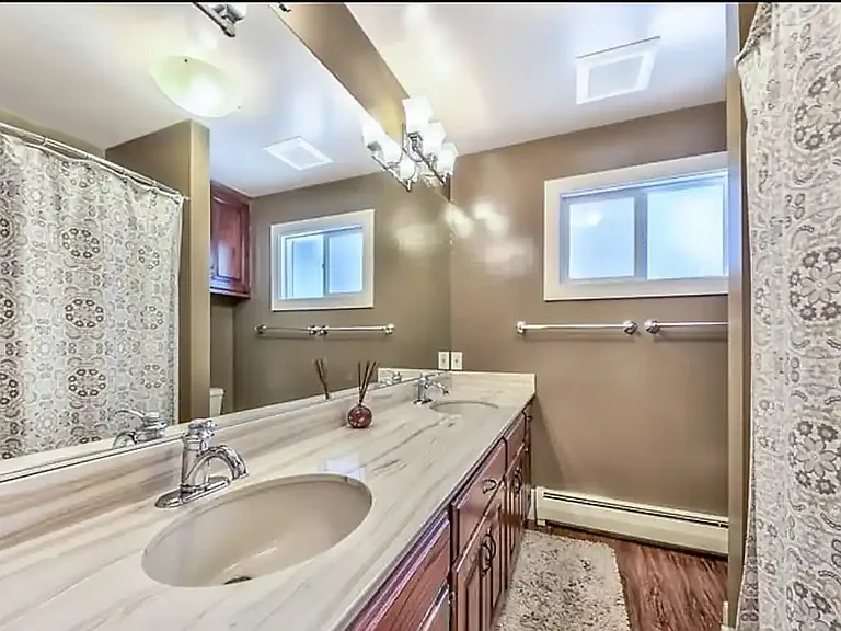 1062 Myron Dr — Photo 15