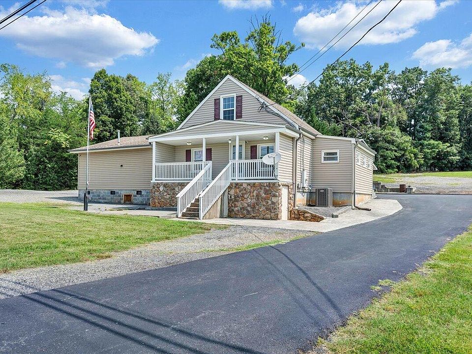 1st image of 2366 Feather Rd