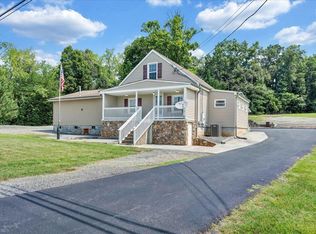 2366 Feather Rd, Vinton, VA 24179