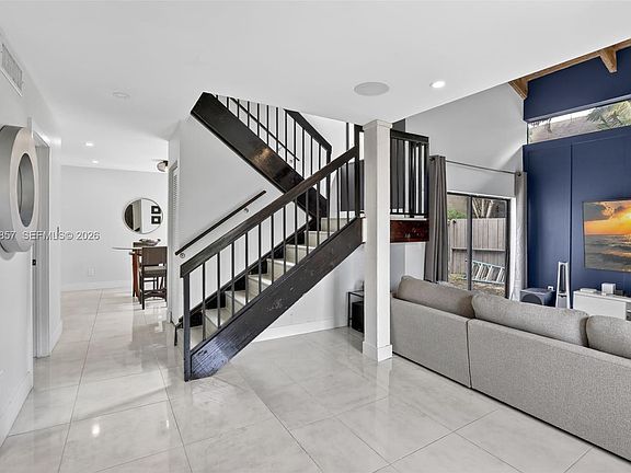 4th image of 2360 Bayberry Dr #2360