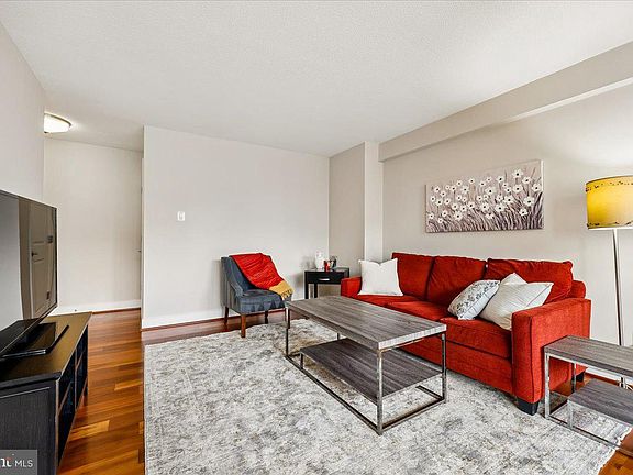 2nd image of 1220 Blair Mill Rd APT 804