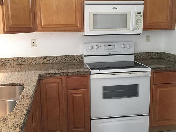 3rd image of 3898 Victoria Dr
