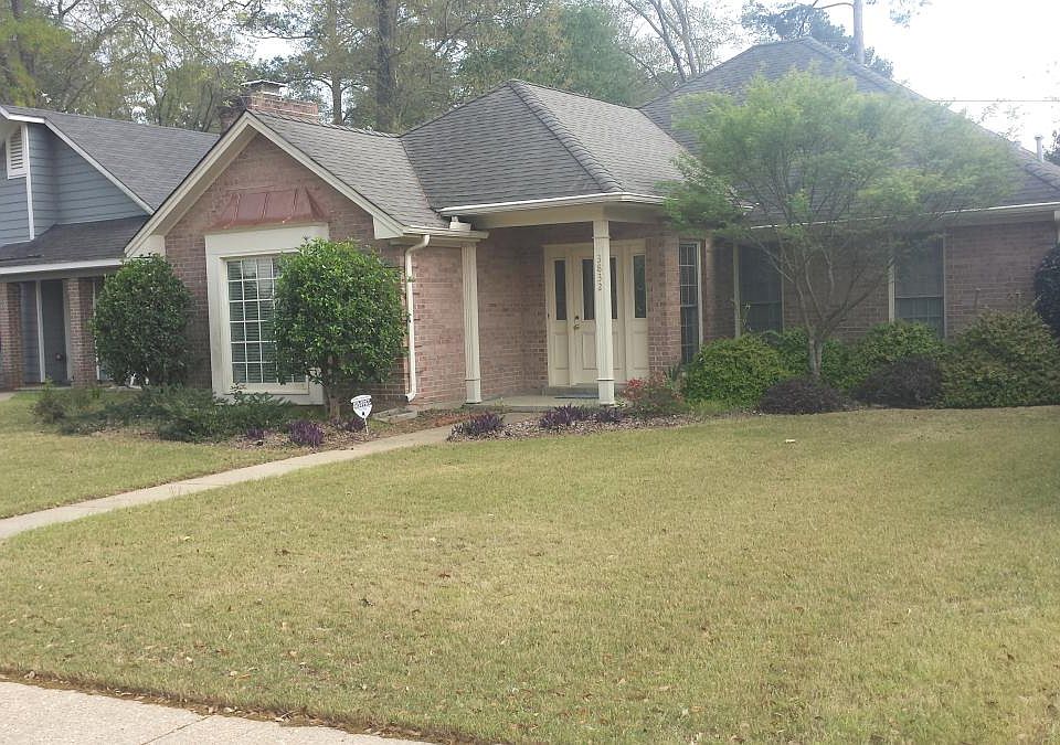 3832 Elm Ave