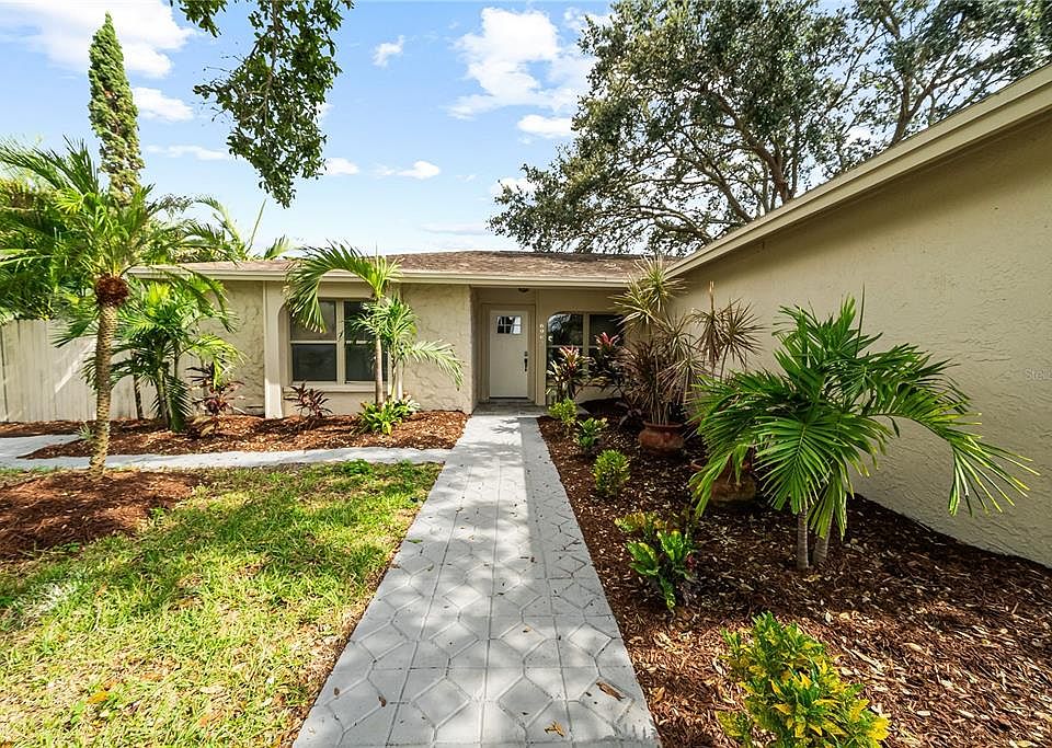 1st image of 6962 ABERFELDY AVENUE N