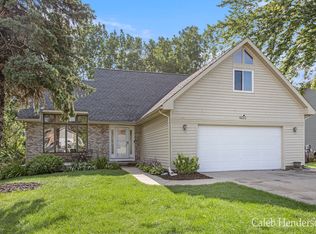 4622 Haywood Dr SE, Kentwood, MI 49512