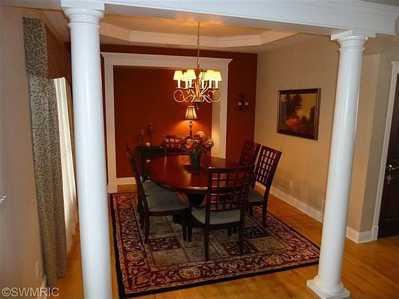 3rd image of 2583 Danton Dr SW
