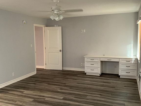 5th image of 2806 W Victory Blvd APT C