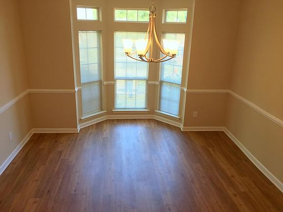 5th image of 1594 Lost Creek Dr