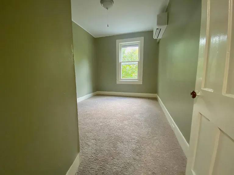 95 Wurts St #2 — Photo 16