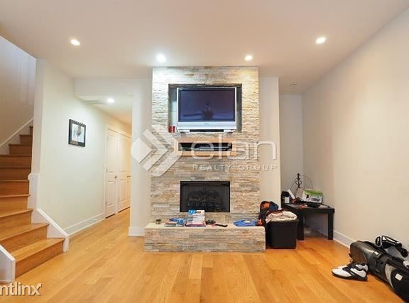 2nd image of 1263 N Honore St #1