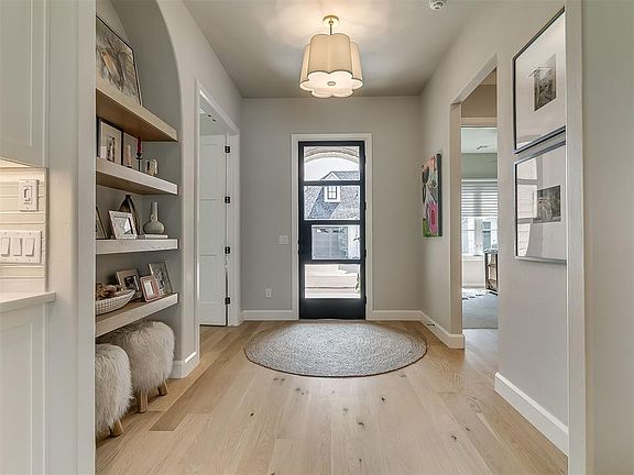 4th image of 16409 Loire East Dr