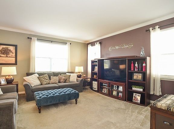 4th image of 937 Singing Hills Dr