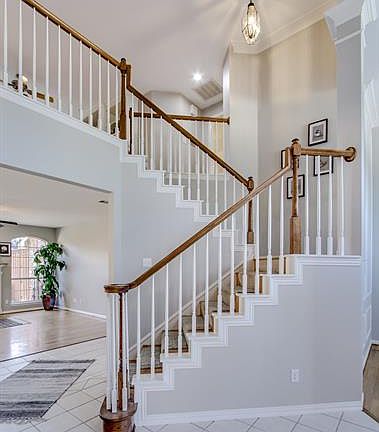 5th image of 594 Harrison Hill Ct