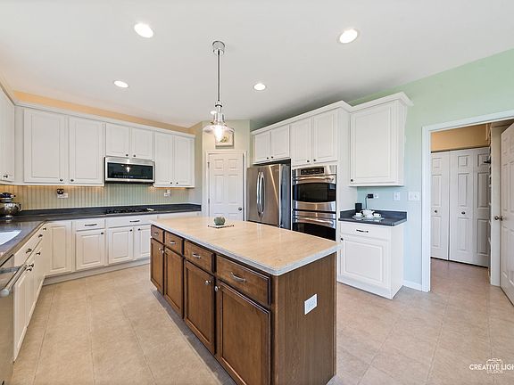 5th image of 5009 Carpenter Ave
