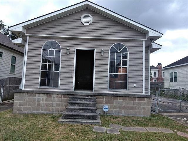 1st image of 5163 Music St