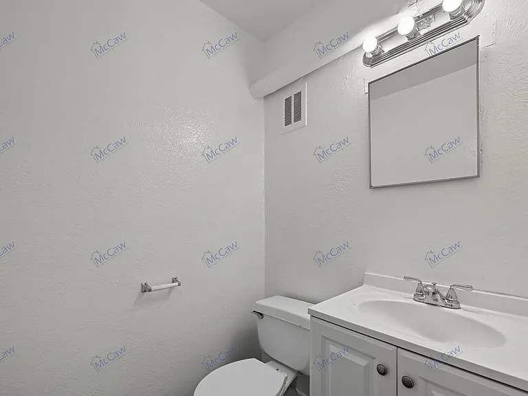 616 Moore St #D — Photo 16