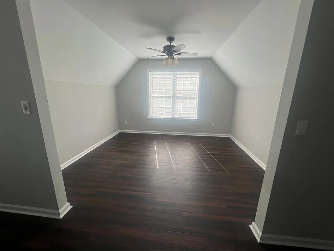 5 bed, 2714 sqft, $3,500 — Photo 3