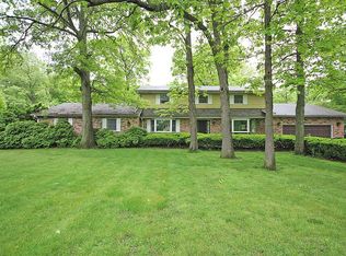 1855 Sand Creek Cir, Decatur, IL 62521