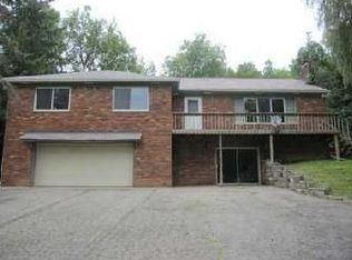 2850 Harmony Ln, Milford, MI