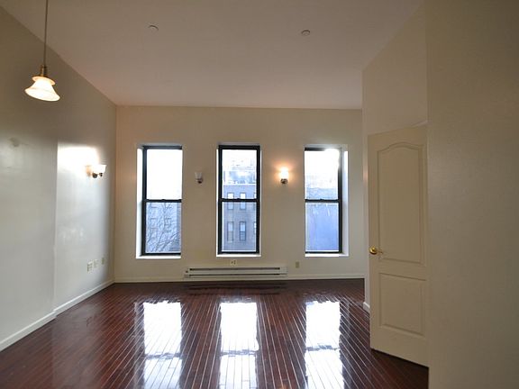 4th image of 310 W 113th St APT 4B