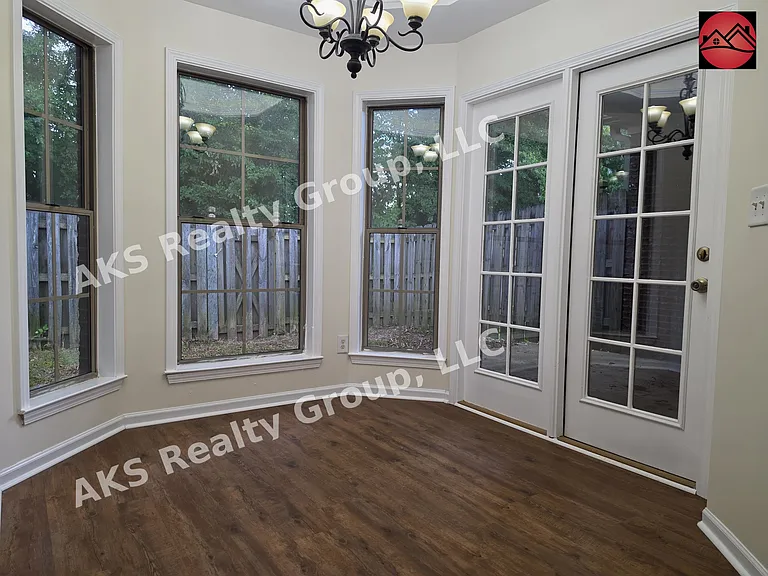 6116 Townley Way — Photo 10