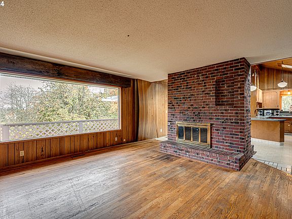 2nd image of 14608 NE 18th St