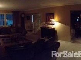 N59W38235 Mainland Dr, Oconomowoc, WI 53066