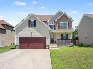 689 Fox Hound Dr, Clarksville, TN 37040
