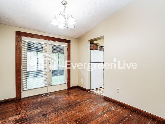 4th image of 3994 Vermilion Ave