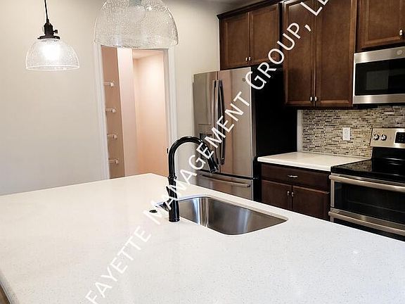 3rd image of 9301 Oglethorpe Dr