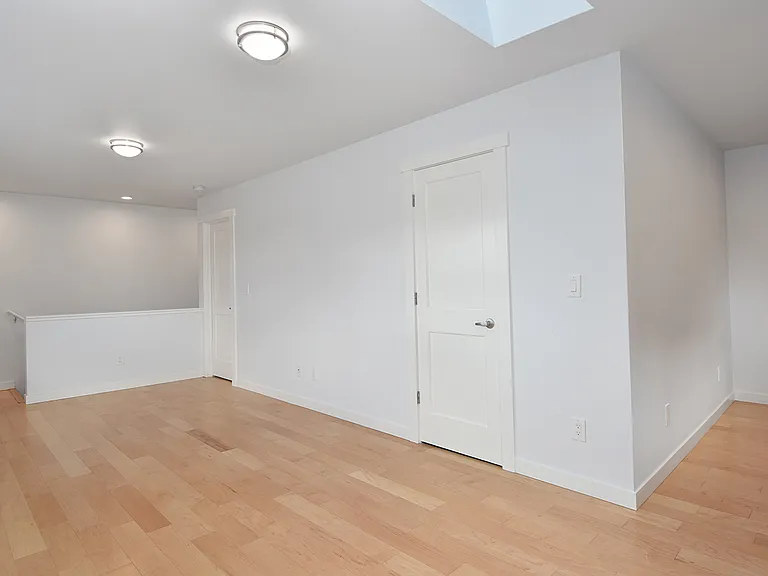 713B 27th Ave — Photo 6