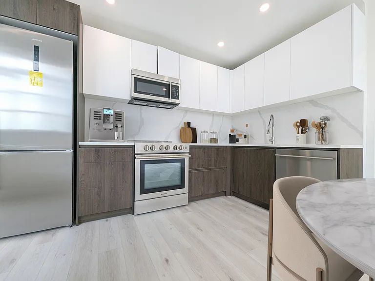 388 Vernon Ave #503 — Photo 10