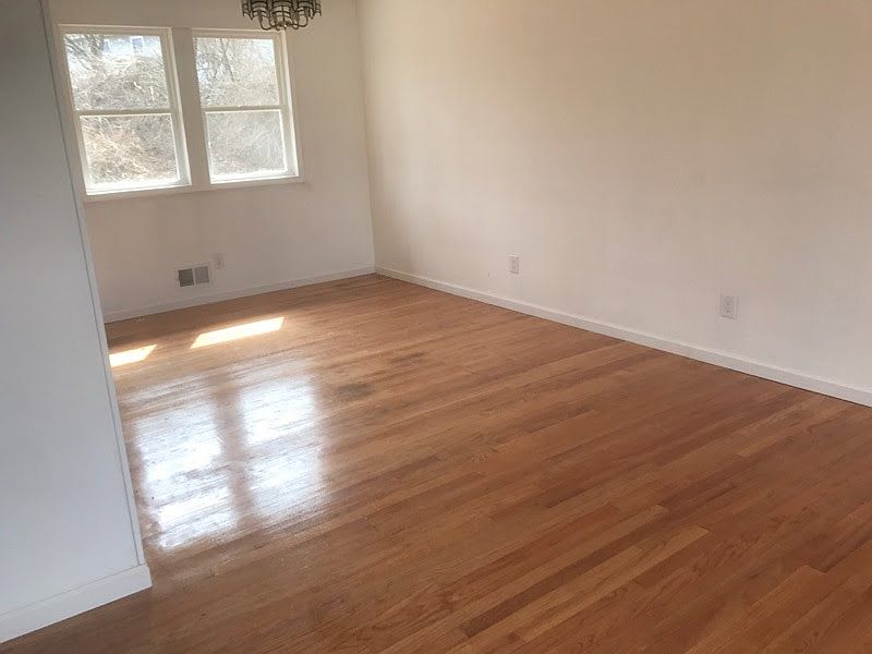 1st image of 12 Imperial Dr