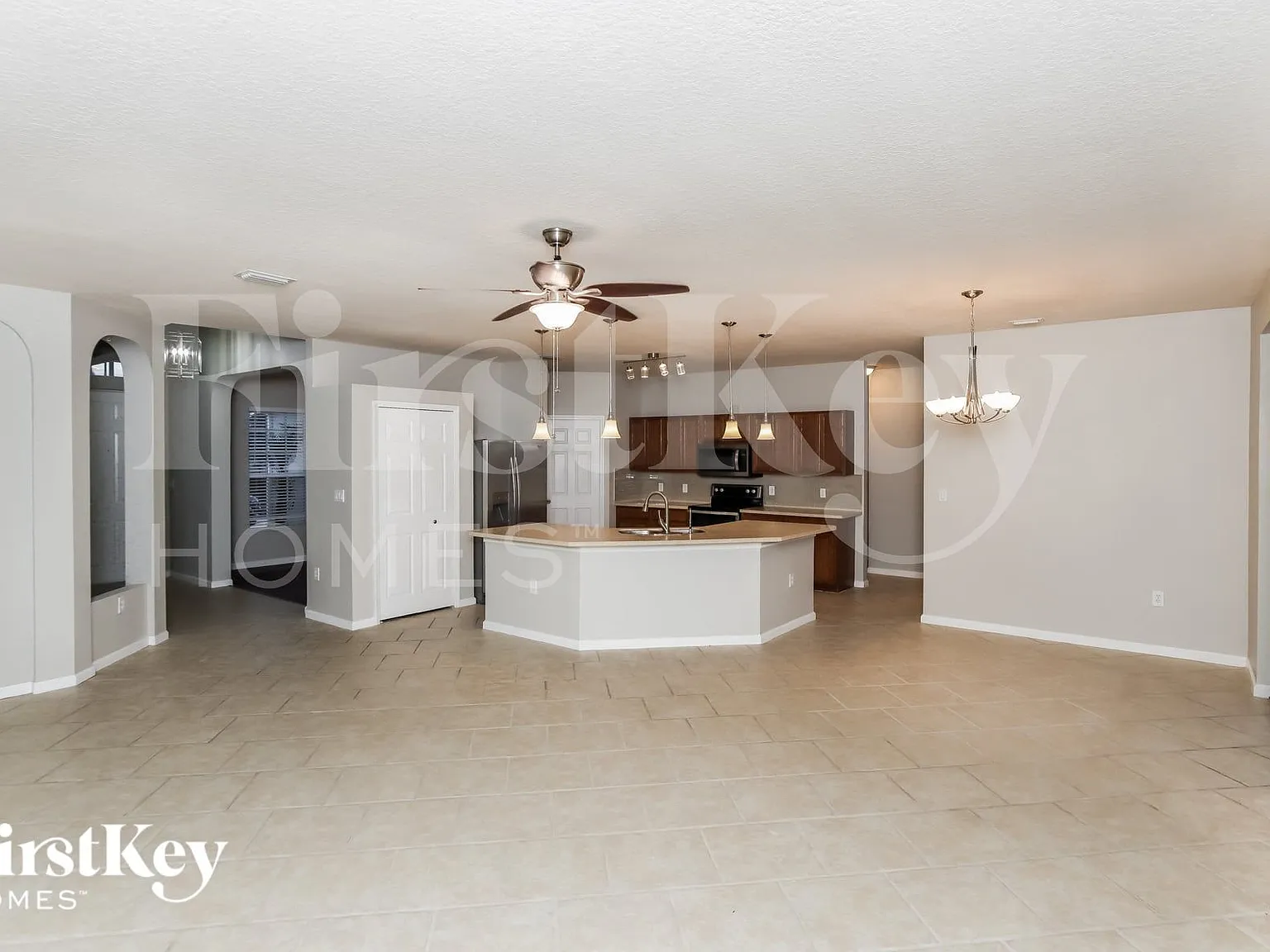 3 bed, 2.0 bath, 2006 sqft, $2,290 — Photo 4