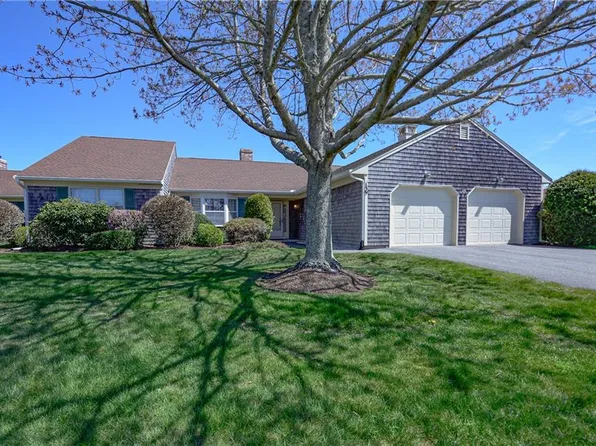 139 Belmont Dr, Portsmouth, RI 02871