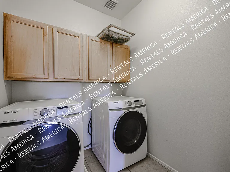 3481 E Vernon St — Photo 22
